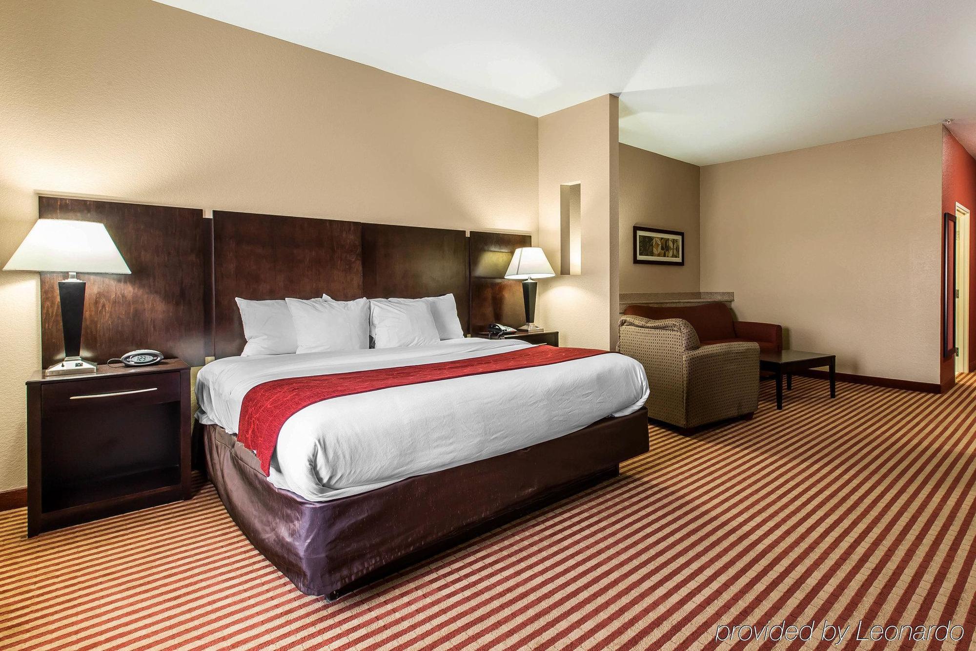 Comfort Suites Waycross Exterior photo